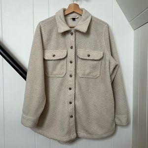 Universal Thread Cream Teddy Shacket Size Medium